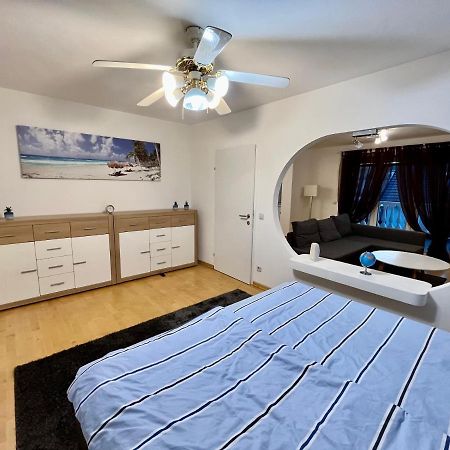 Traum Apartment Mit Pool+Balkon فيينا المظهر الخارجي الصورة