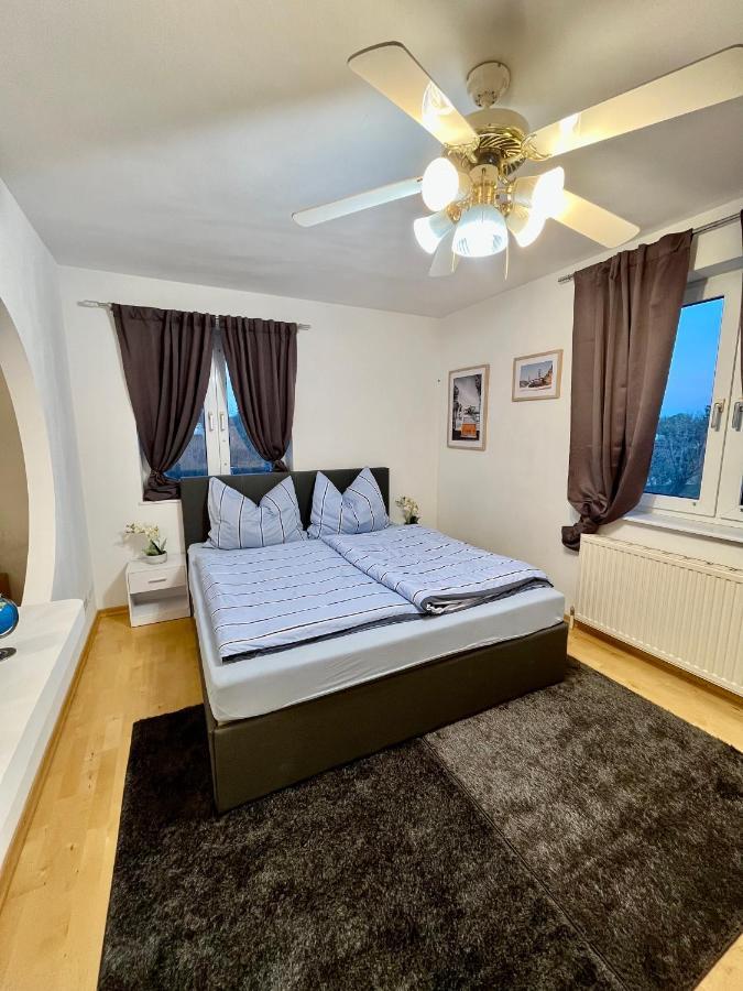 Traum Apartment Mit Pool+Balkon فيينا المظهر الخارجي الصورة